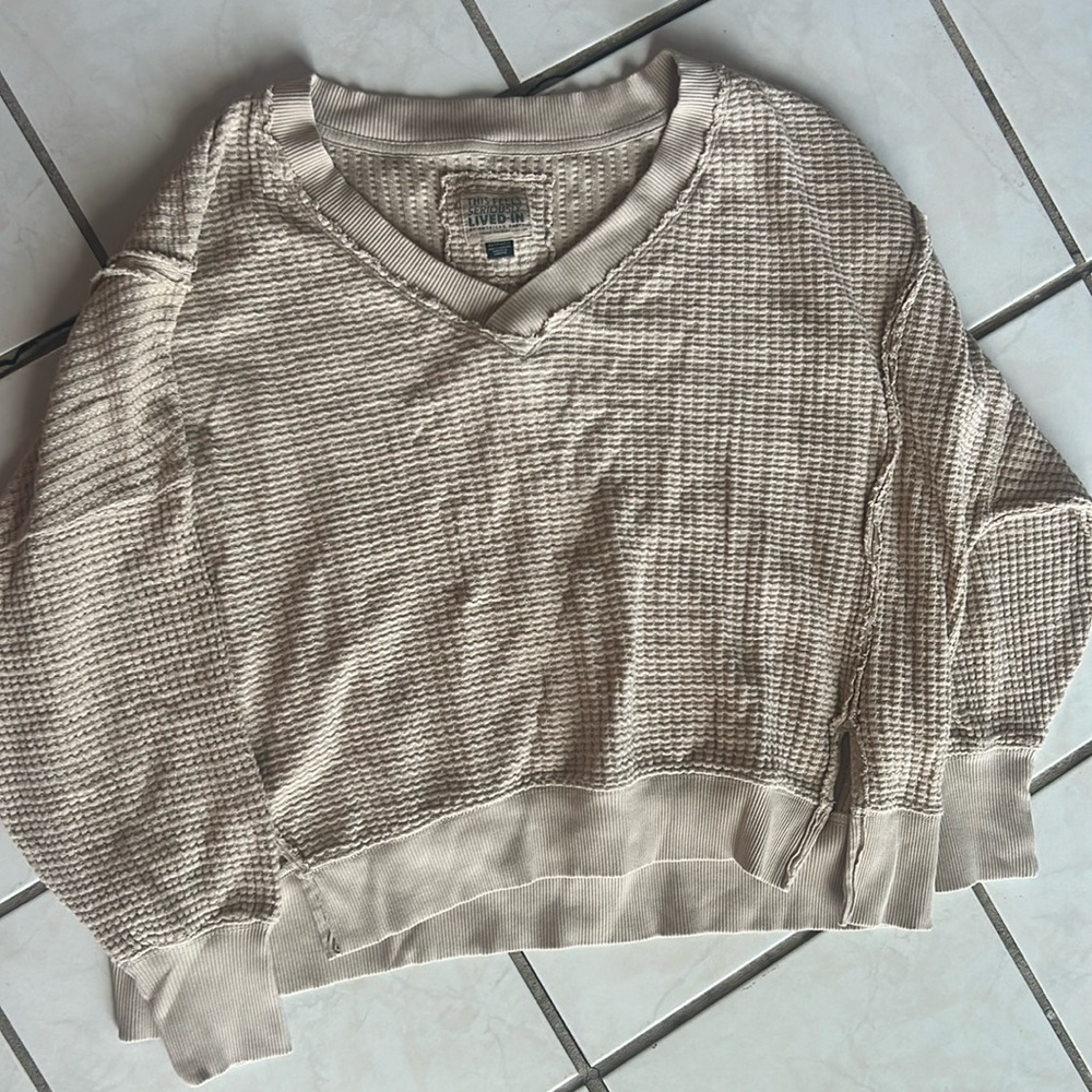 beige American eagle cropped sweater